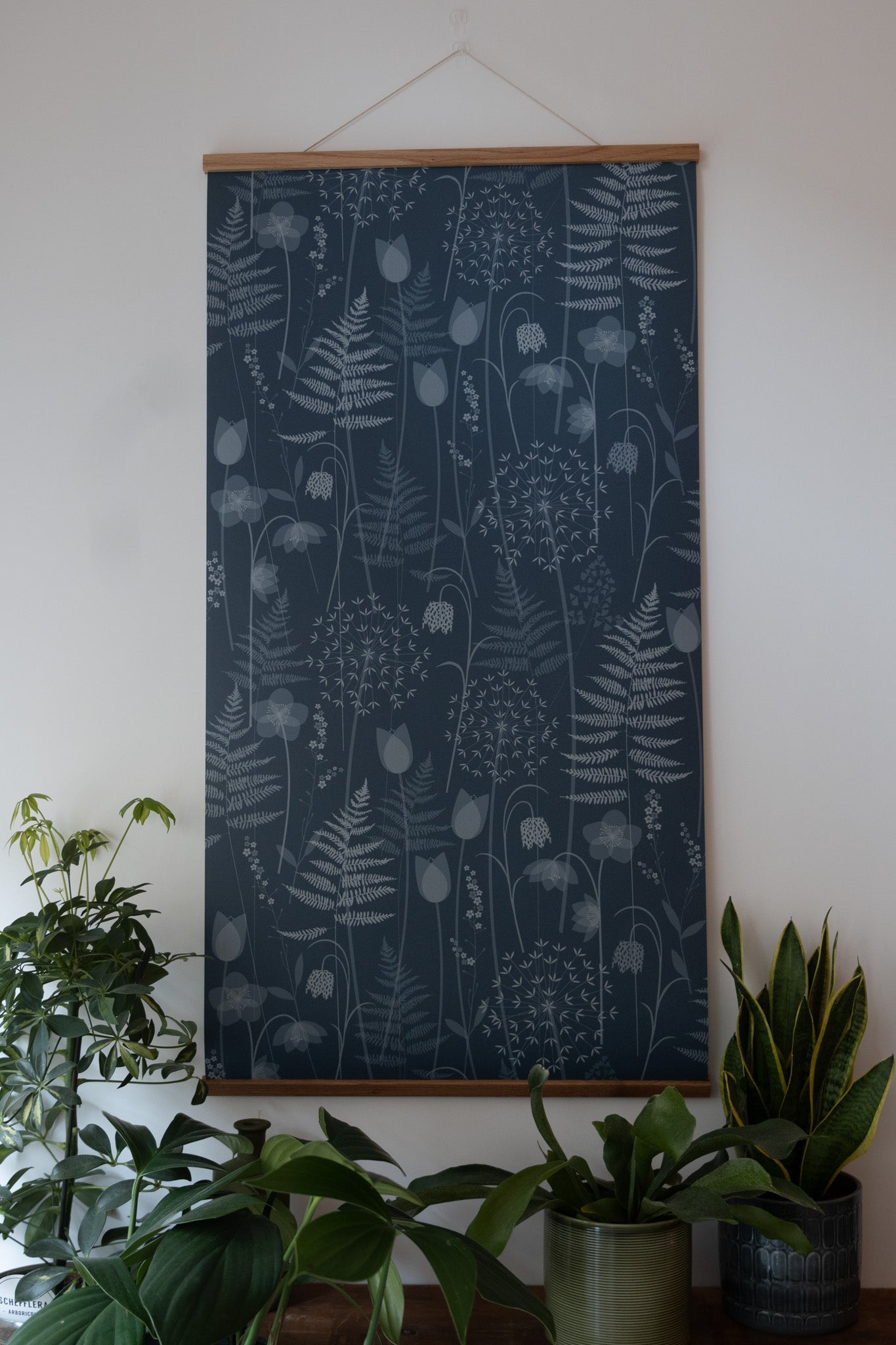 Charlotte's Garden wallpaper in Inkwell