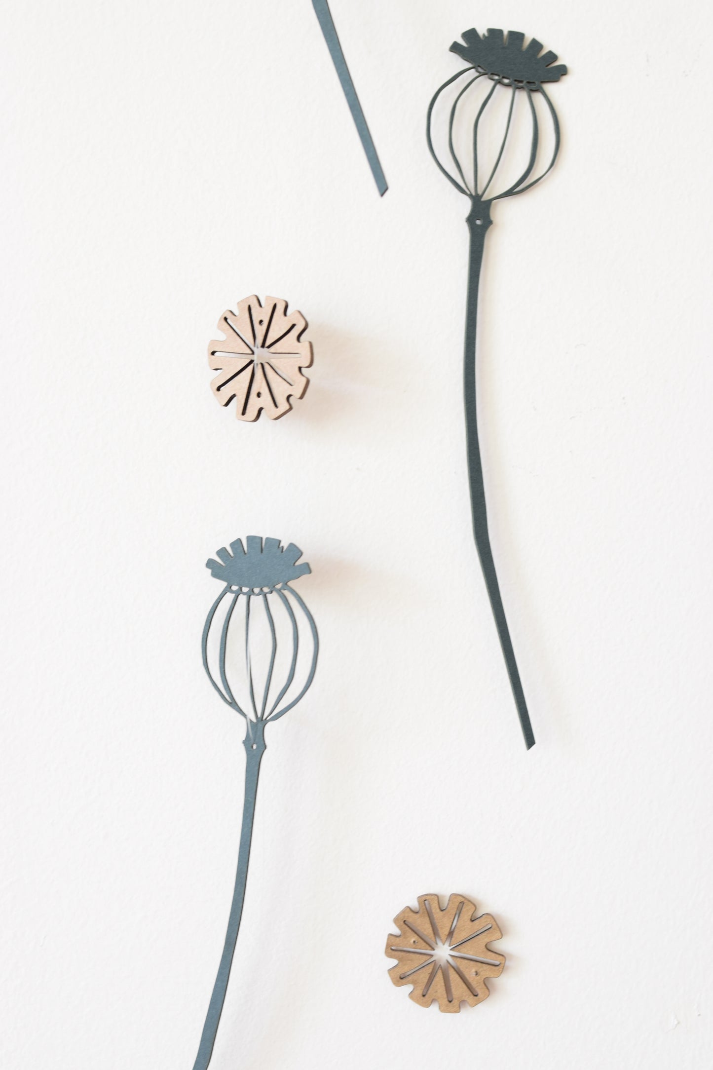 Poppy Seed hanging decoration