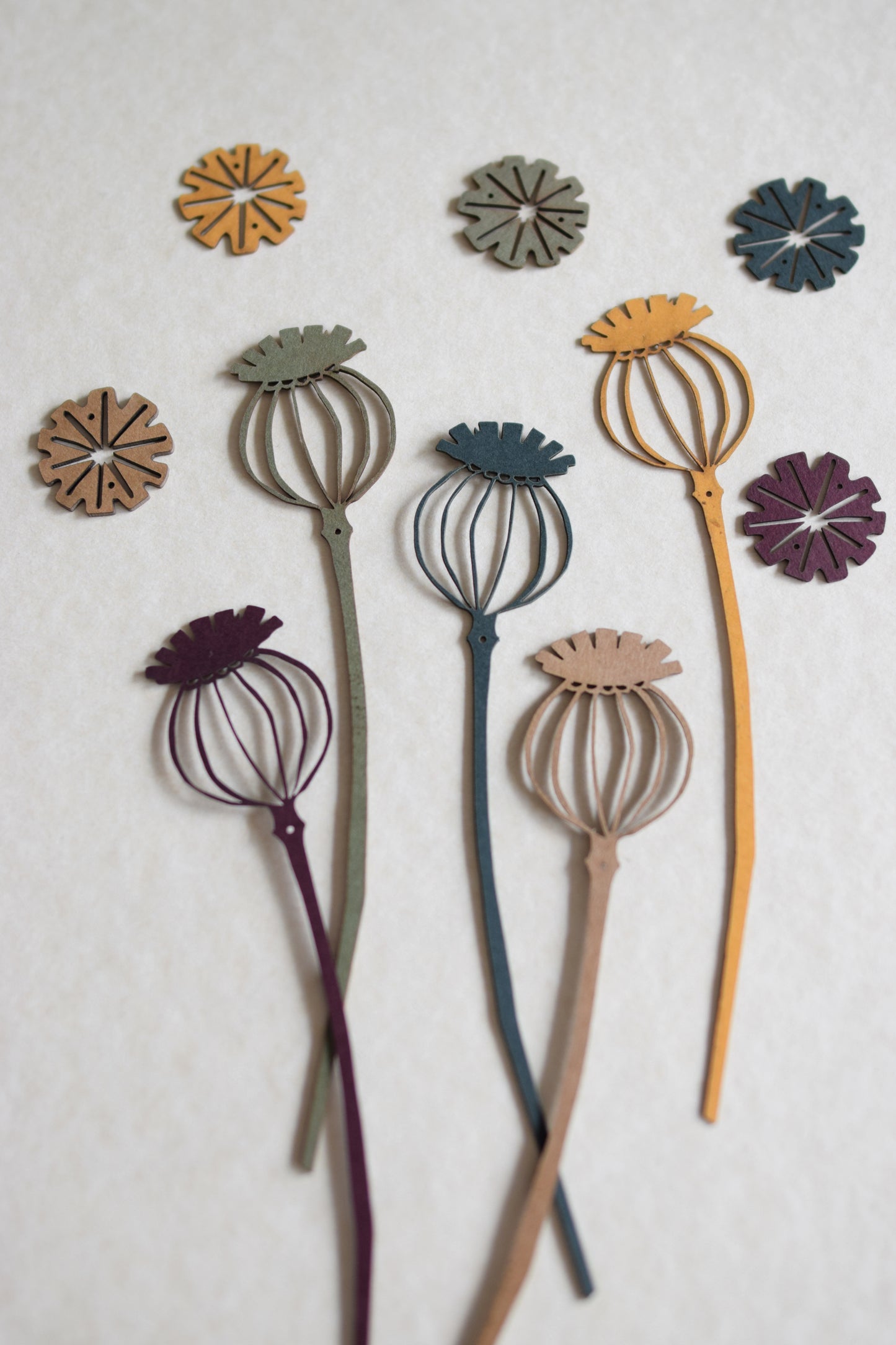 Poppy Seed hanging decoration