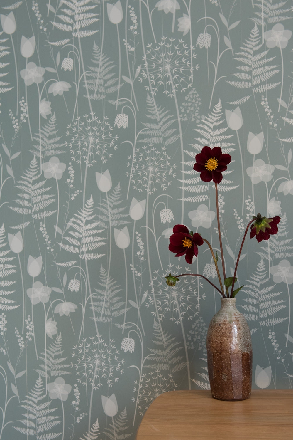 Charlotte's Garden wallpaper in Heath