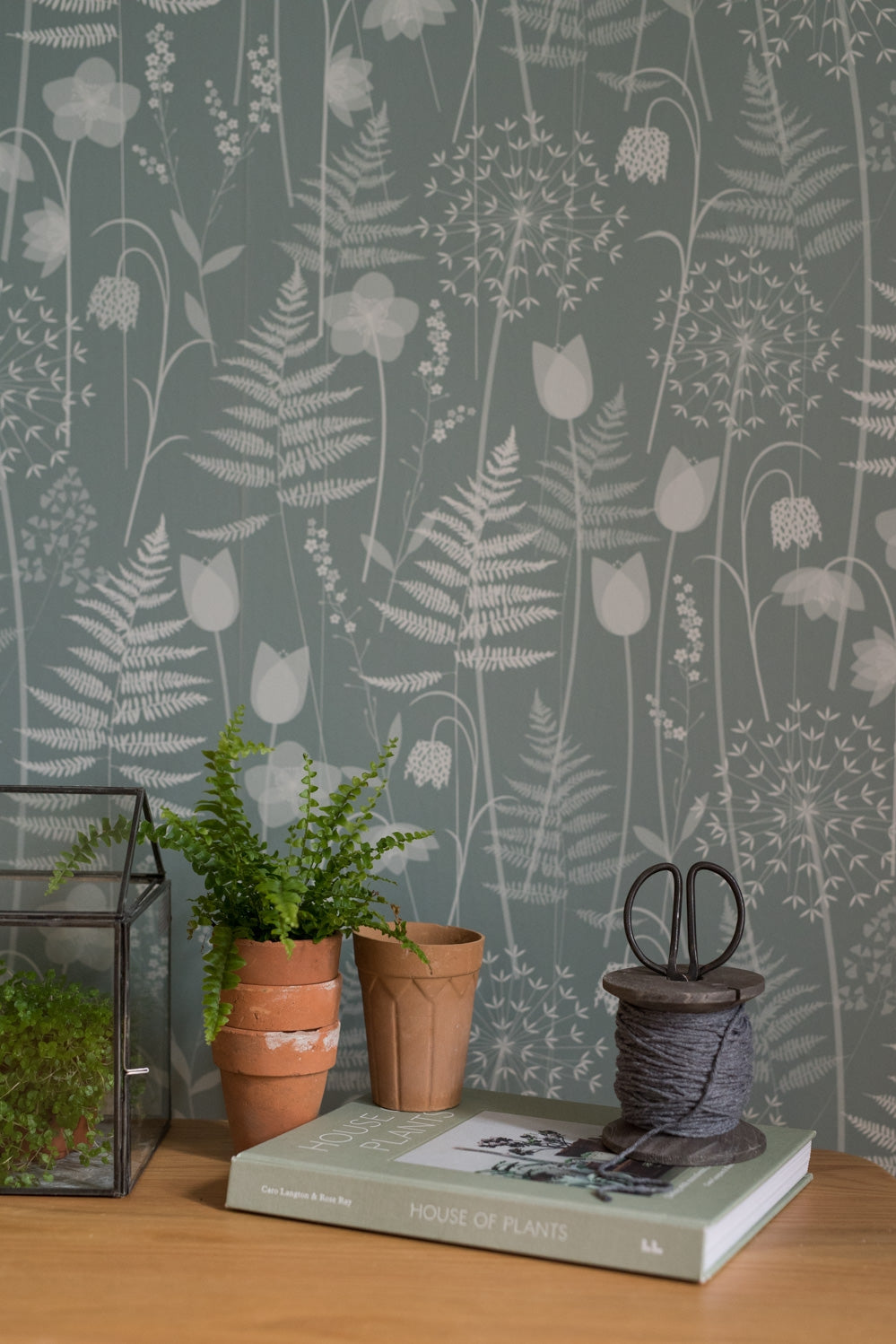 Charlotte's Garden wallpaper in Heath