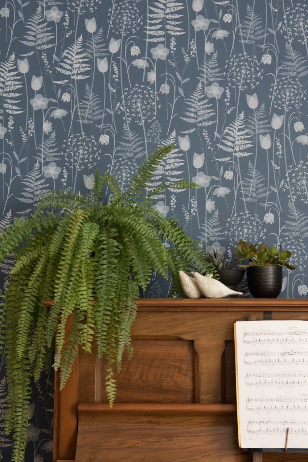 Charlotte's Garden wallpaper in Inkwell