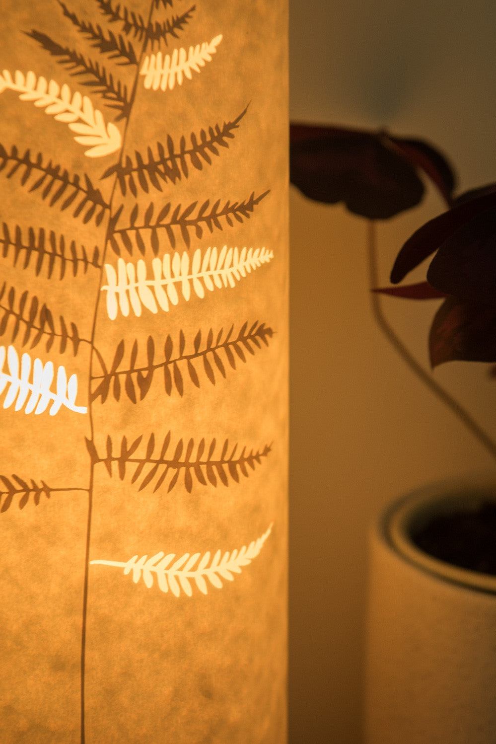 Cylindrical Fern Table Lamp