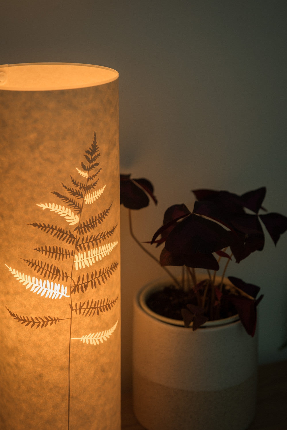 Cylindrical Fern Table Lamp