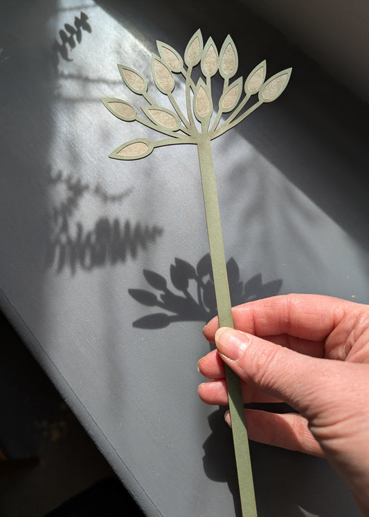 Large pick-n-mix wild garlic stem