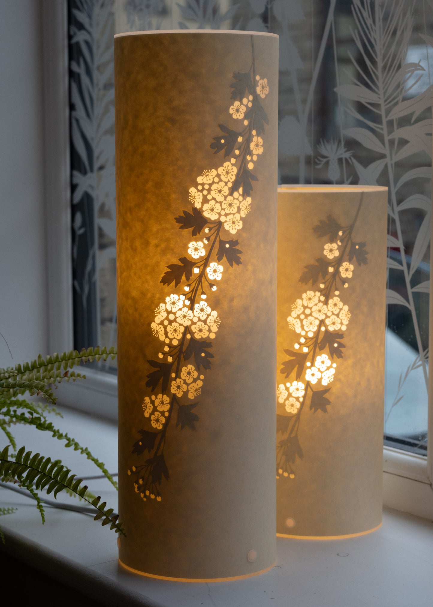 Hawthorn blossom Table Lamp