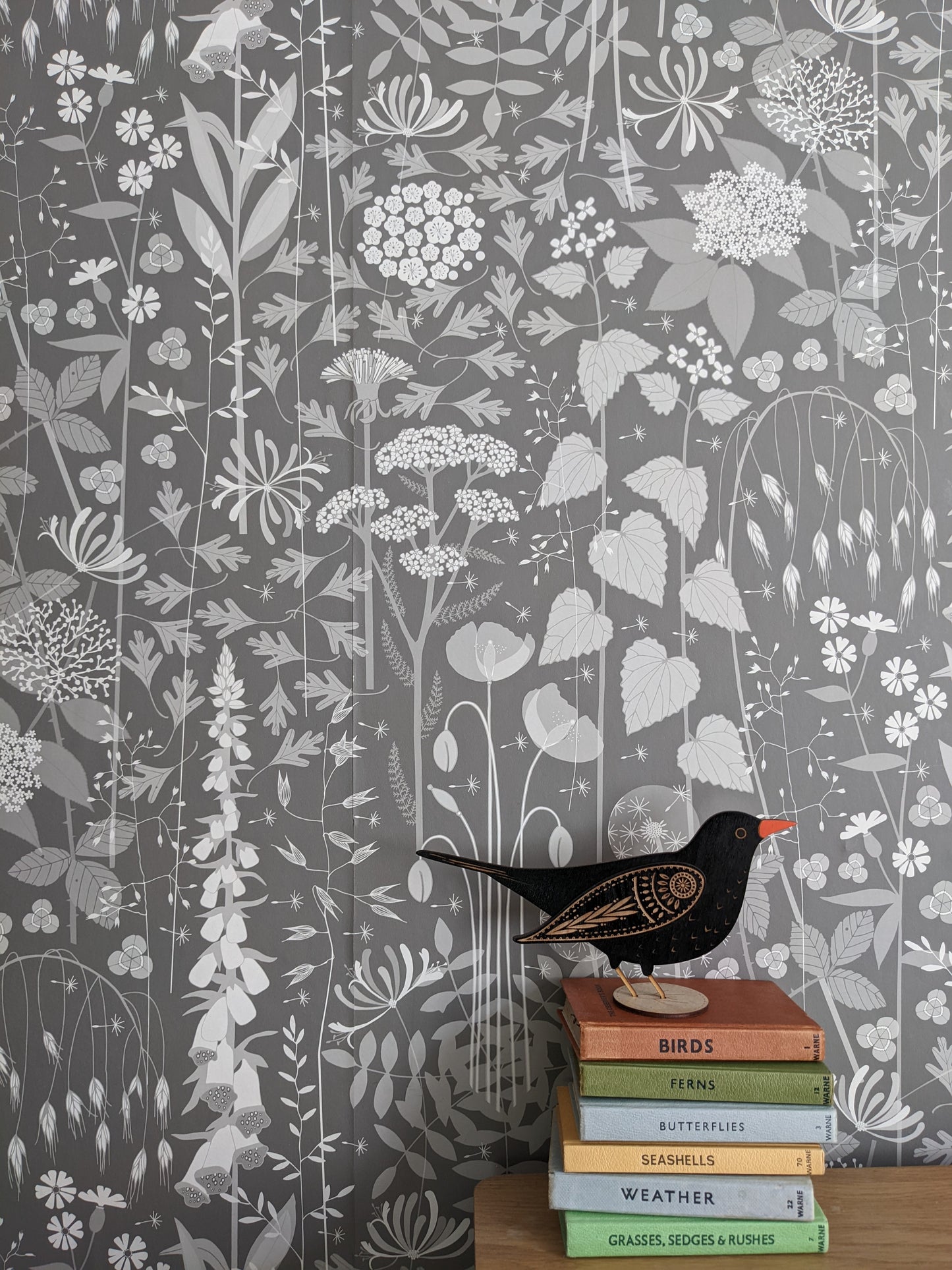 Hedgerow wallpaper in Pipit