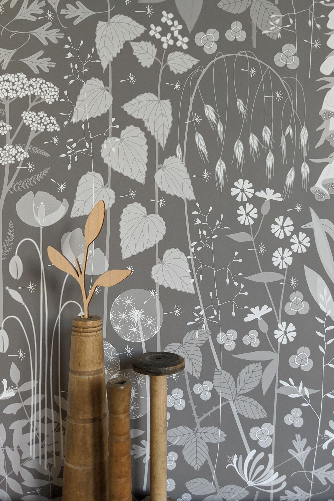 Hedgerow wallpaper in Pipit